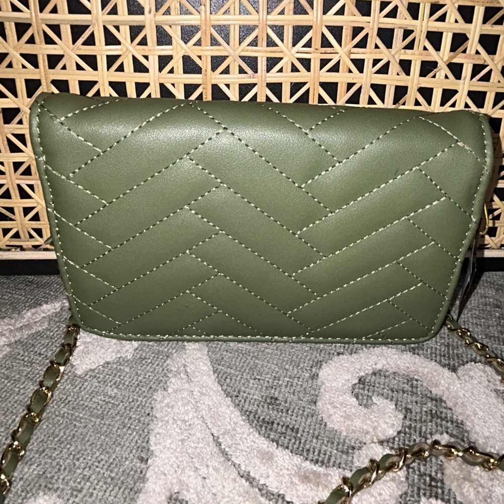 NWT Bebe Diamond quilted crossbody bag - Picture 3 of 7